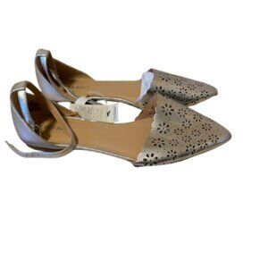 Old Navy Silver Flat Sandals - 8.5